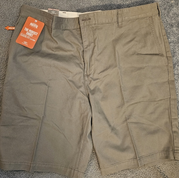Men's Docker Shorts Classic Flat Front 40 NWT - Picture 3 of 4